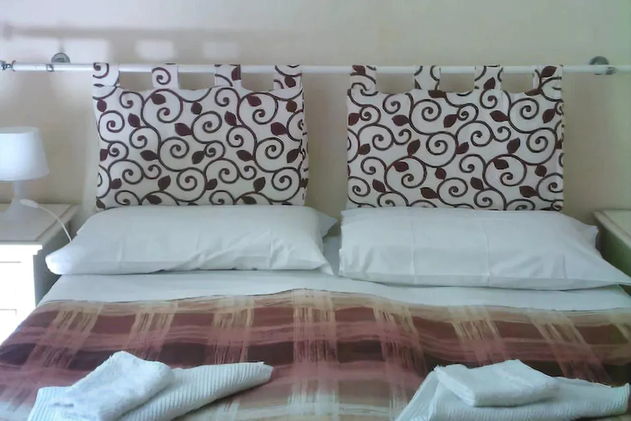 Roma Prince Inn Accommodation 2*, Rome